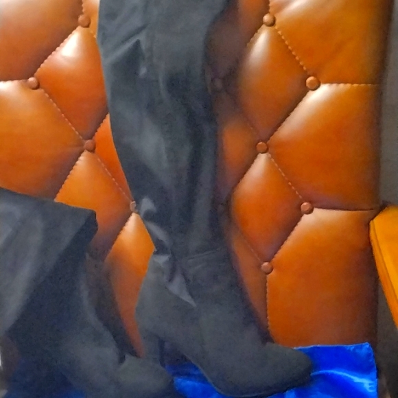 Thigh high boots - Picture 1 of 3